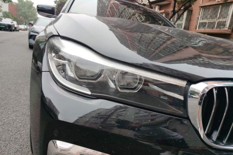Used BMW 7 Series 2018 730Li Leading Model M Sport Package Right Front Headlight
