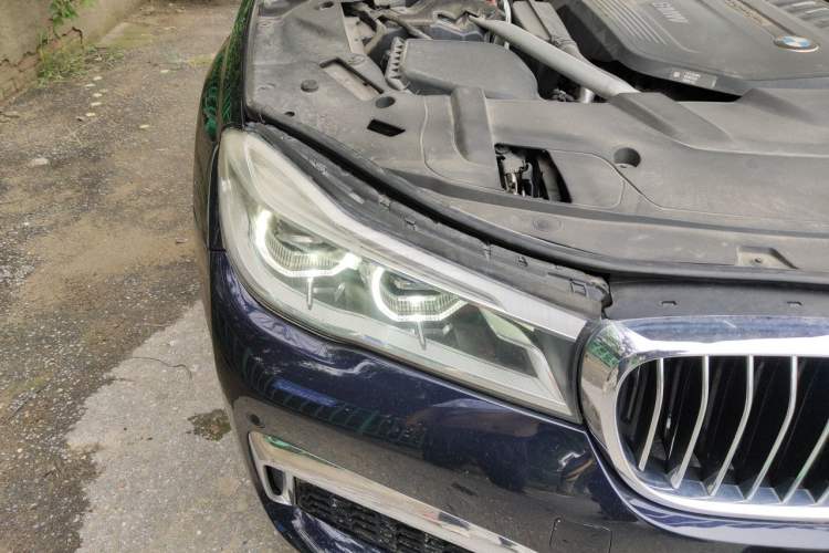 Used BMW 7 Series 2018 740Li M Sport Package Leading Model Right Front Headlight