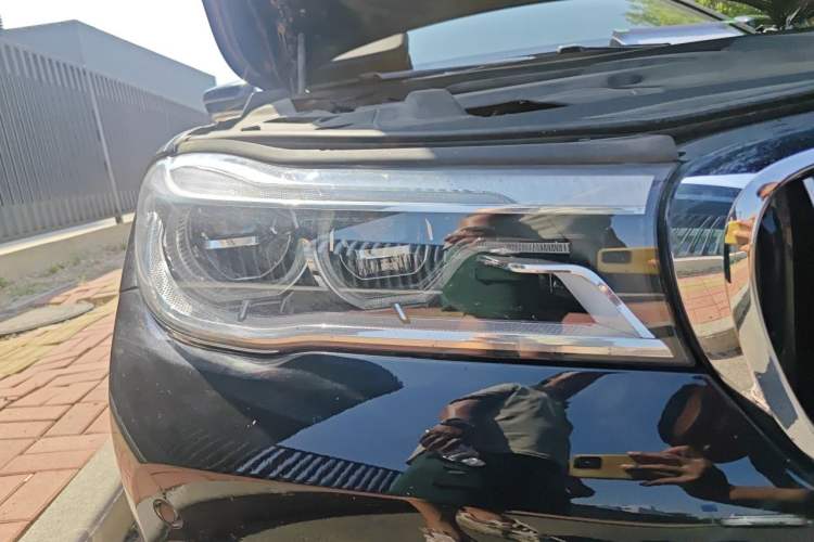 Used BMW 7 Series 2018 730Li Luxury Edition M Sport Package Right Front Headlight