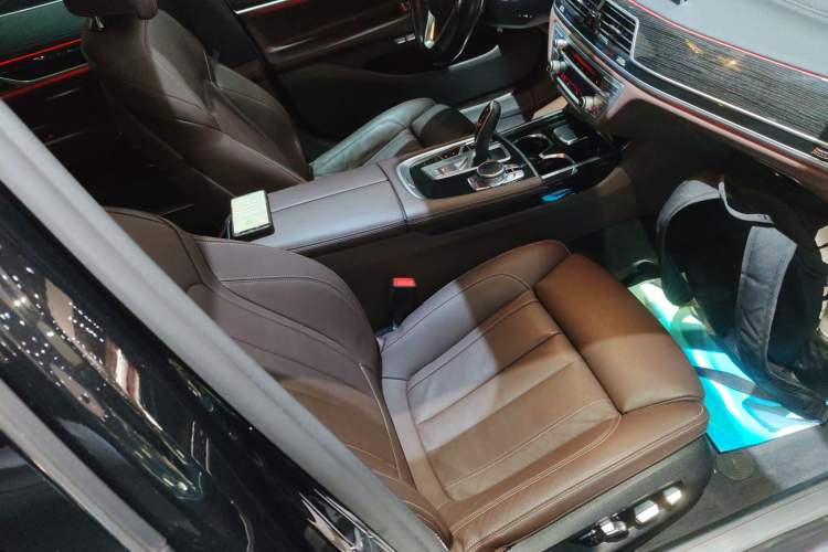 Used BMW 7 Series 2018 730Li Leading Model M Sport Package Right Front Seat