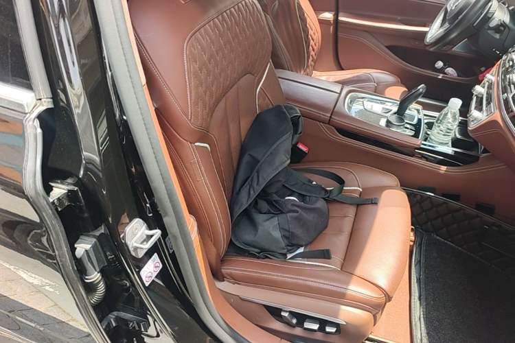 Used BMW 7 Series 2018 740Li xDrive Luxury Edition M Sport Package Right Front Seat