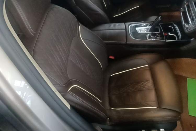 Used BMW 7 Series 2018 730Li Luxury Model Excellence Package Right Front Seat