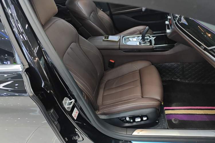 Used BMW 7 Series 2018 730Li Leading Model M Sport Package Right Front Seat