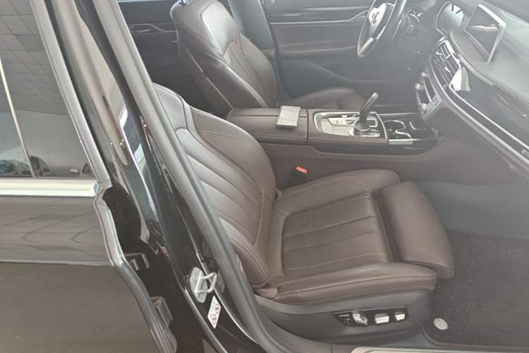 Used BMW 7 Series 2018 730Li Leading Model M Sport Package Right Front Seat