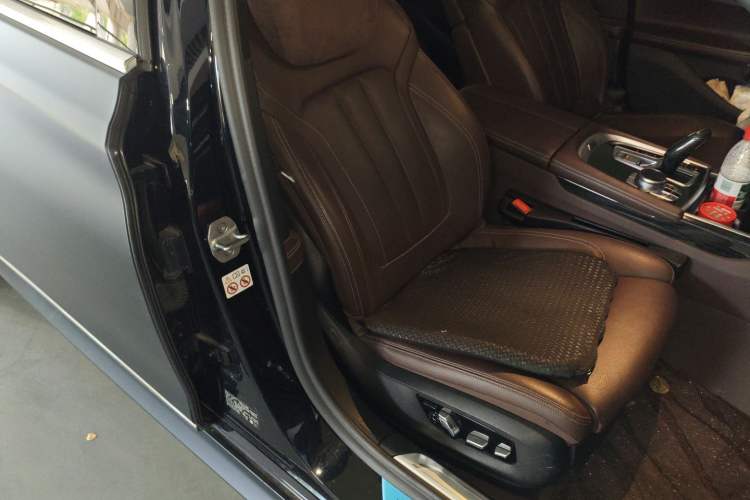 Used BMW 7 Series 2018 730Li Leading Model M Sport Package Right Front Seat