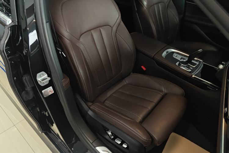 Used BMW 7 Series 2018 730Li Leading Model M Sport Package Right Front Seat
