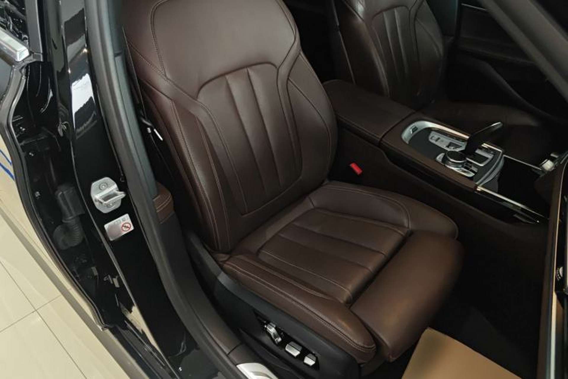Used BMW 7 Series 2018 730Li Leading Model M Sport Package Right Front Seat