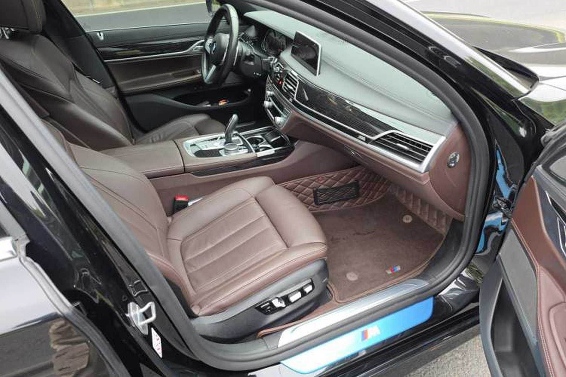 Used BMW 7 Series 2018 730Li Leading Model M Sport Package Right Front Seat