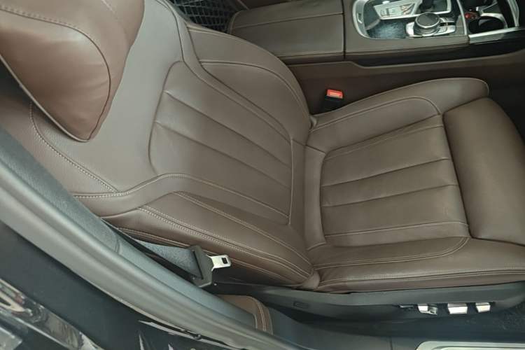 Used BMW 7 Series 2018 730Li Leading Model M Sport Package Right Front Seat