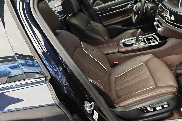 Used BMW 7 Series 2018 730Li Luxury Edition M Sport Package Right Front Seat