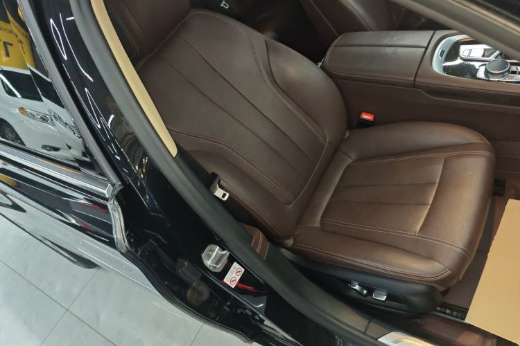 Used BMW 7 Series 2018 730Li Leading Model Excellence Package Right Front Seat