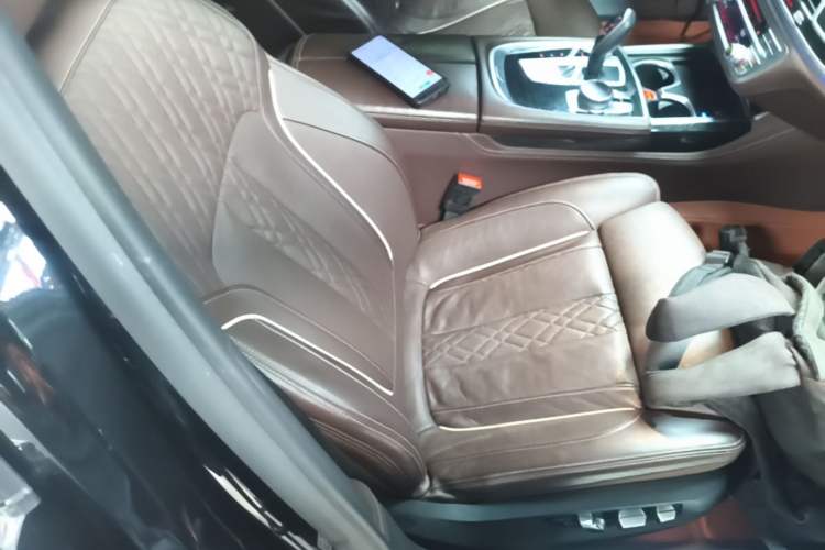 Used BMW 7 Series 2018 730Li Luxury Edition M Sport Package Right Front Seat