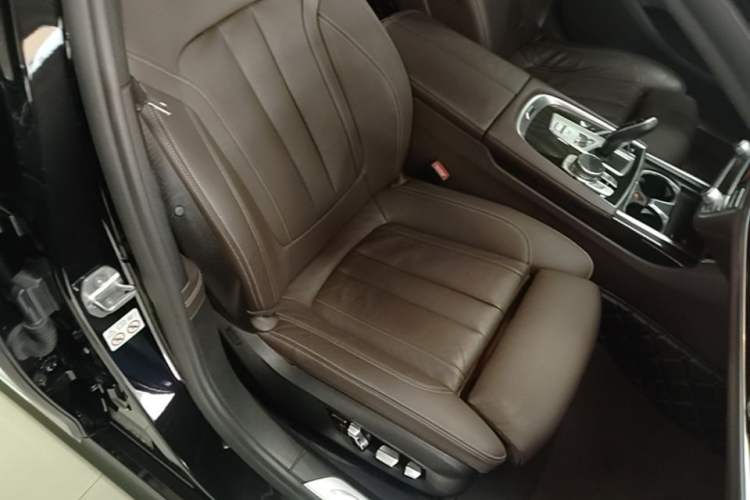 Used BMW 7 Series 2018 730Li Leading Model M Sport Package Right Front Seat
