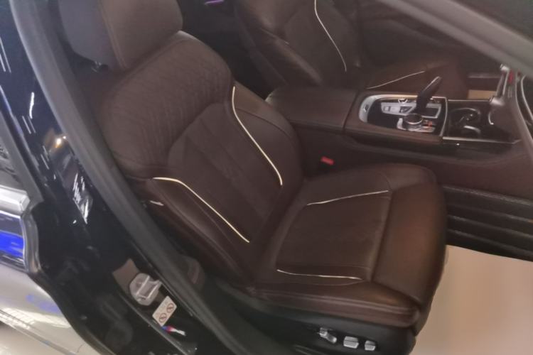 Used BMW 7 Series 2018 740Li M Sport Package Leading Model Right Front Seat