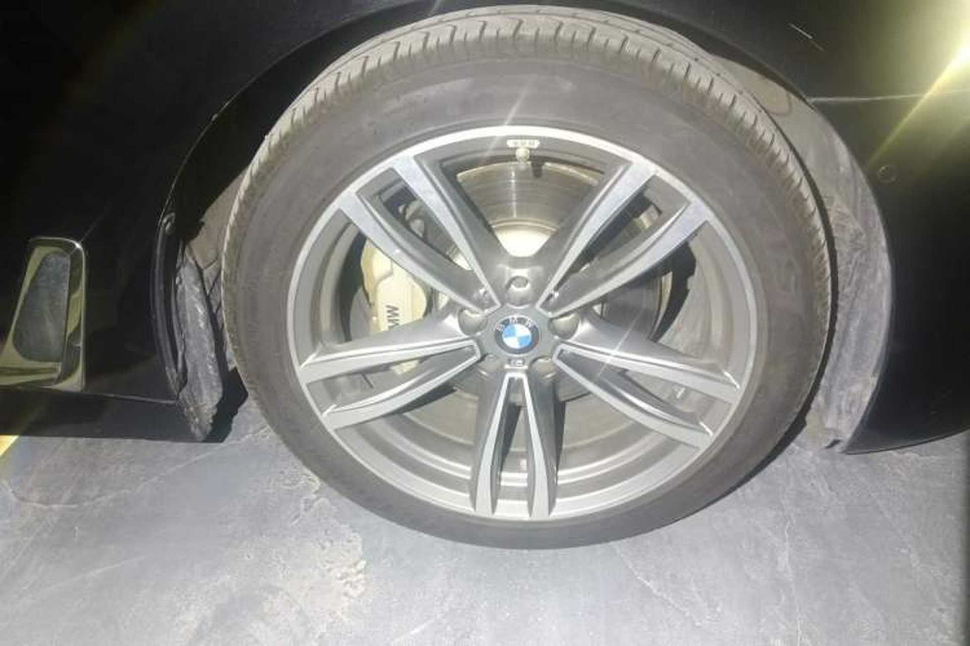 Used BMW 7 Series 2018 730Li Luxury Edition M Sport Package Right Front Wheel Hub