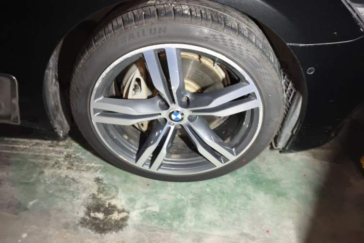 Used BMW 7 Series 2018 740Li M Sport Package Leading Model Right Front Wheel Hub