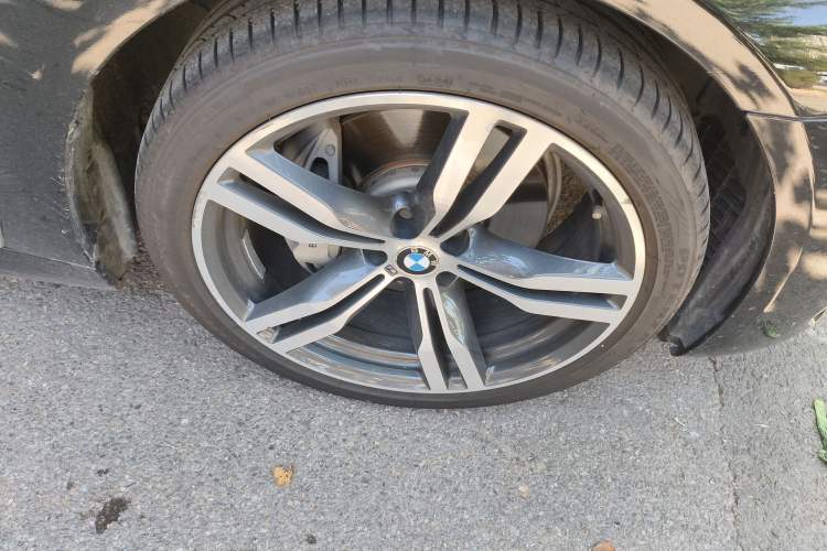 Used BMW 7 Series 2018 740Li M Sport Package Leading Model Right Front Wheel Hub