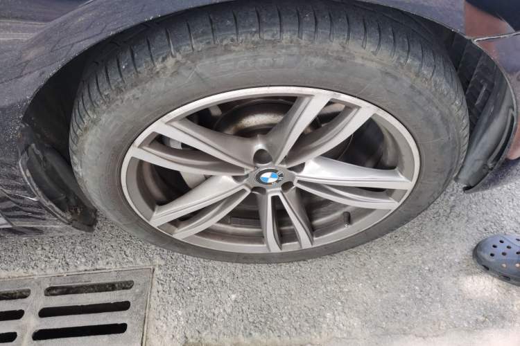 Used BMW 7 Series 2018 730Li Leading Model M Sport Package Right Front Wheel Hub