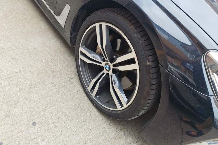 Used BMW 7 Series 2018 740Li M Sport Package Leading Model Right Front Wheel Hub
