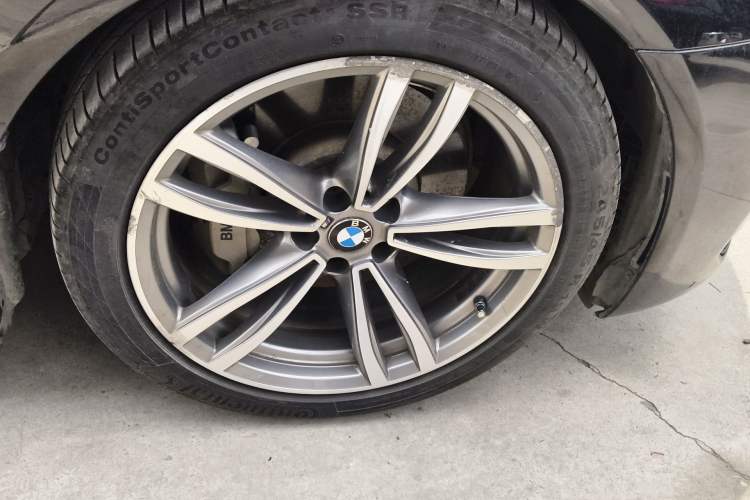 Used BMW 7 Series 2018 730Li Leading Model M Sport Package Right Front Wheel Hub