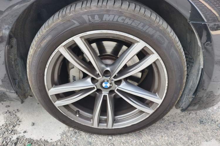 Used BMW 7 Series 2018 730Li Luxury Edition M Sport Package Right Front Wheel Hub