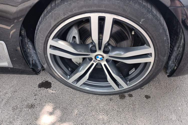 Used BMW 7 Series 2018 740Li M Sport Package Leading Model Right Front Wheel Hub