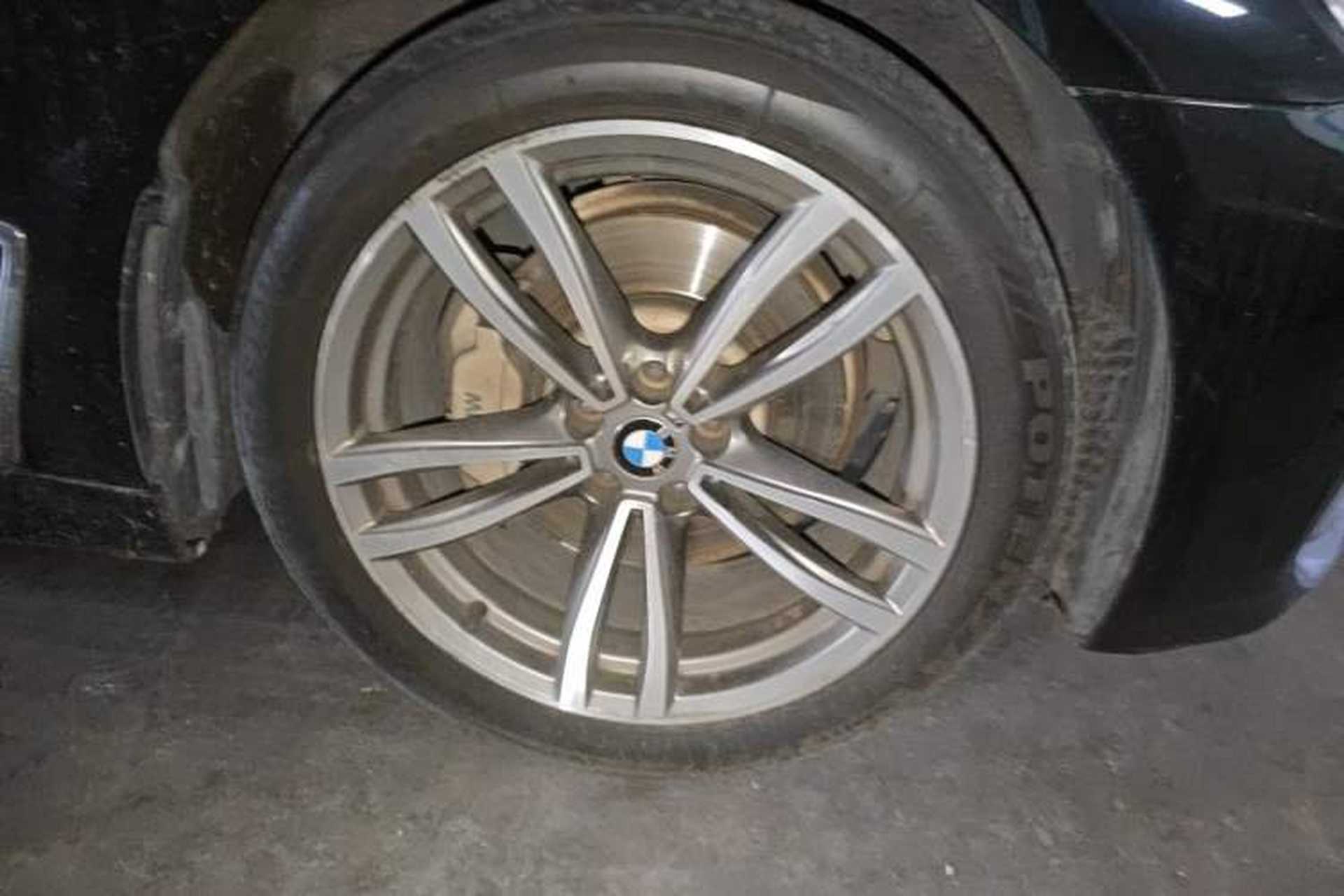 Used BMW 7 Series 2018 730Li Leading Model M Sport Package Right Front Wheel Hub