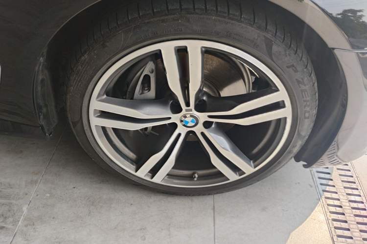 Used BMW 7 Series 2018 740Li M Sport Package Leading Model Right Front Wheel Hub