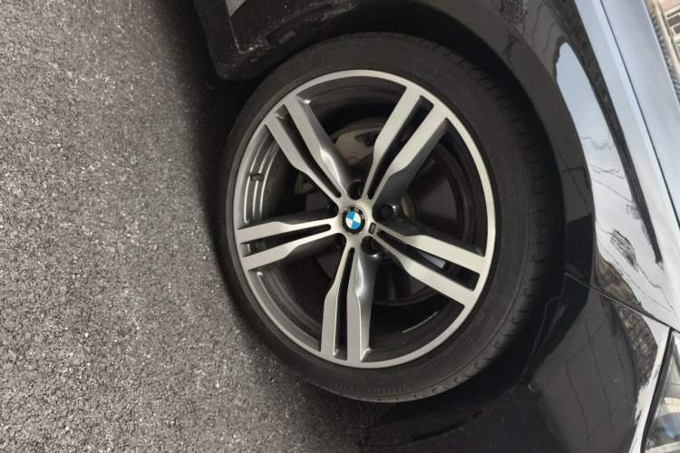 Used BMW 7 Series 2018 740Li M Sport Package Leading Model Right Front Wheel Hub