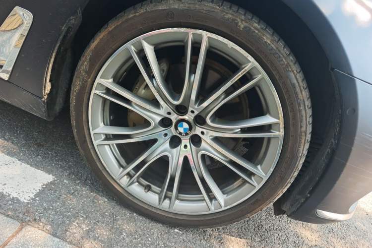 Used BMW 7 Series 2018 740Li M Sport Package Leading Model Right Front Wheel Hub