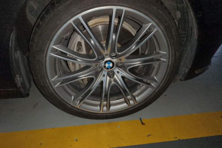 Used BMW 7 Series 2018 740Li xDrive Luxury Edition Excellence Package Right Front Wheel Hub