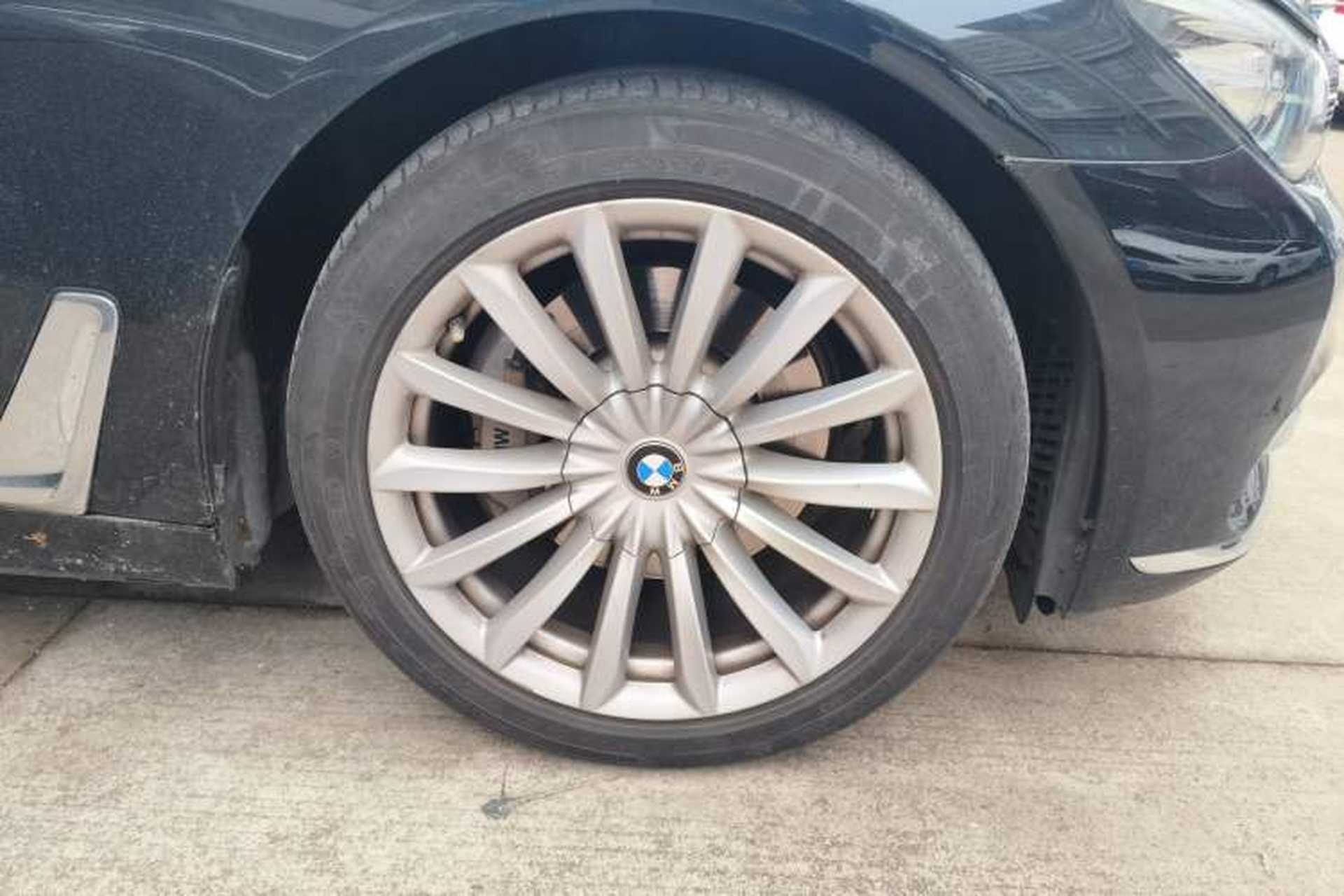 Used BMW 7 Series 2018 730Li Leading Model Excellence Package Right Front Wheel Hub