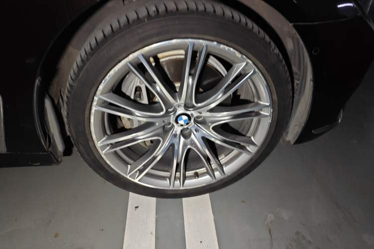 Used BMW 7 Series 2018 740Li xDrive Luxury Edition Excellence Package Right Front Wheel Hub