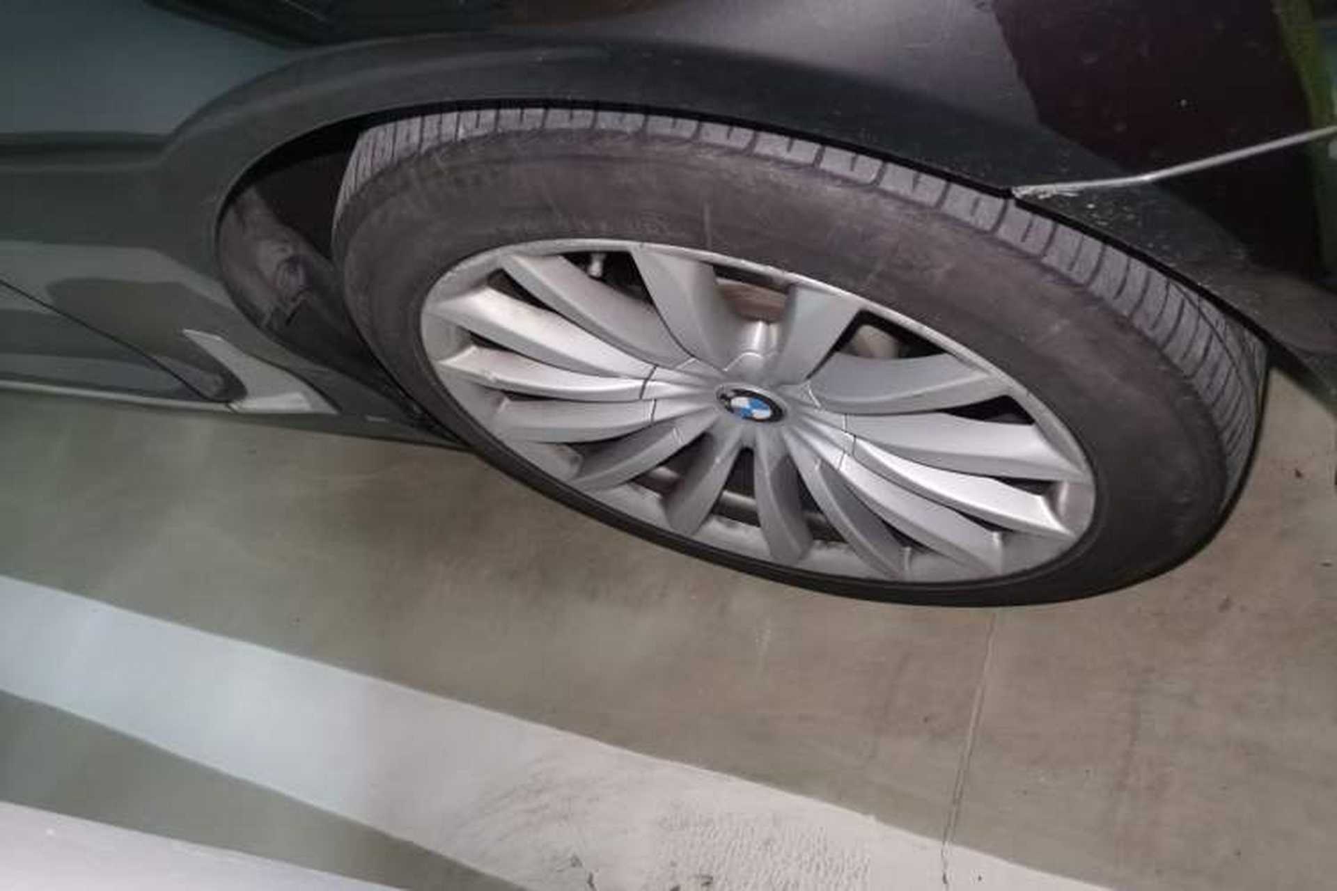 Used BMW 7 Series 2018 730Li Leading Model Excellence Package Right Front Wheel Hub