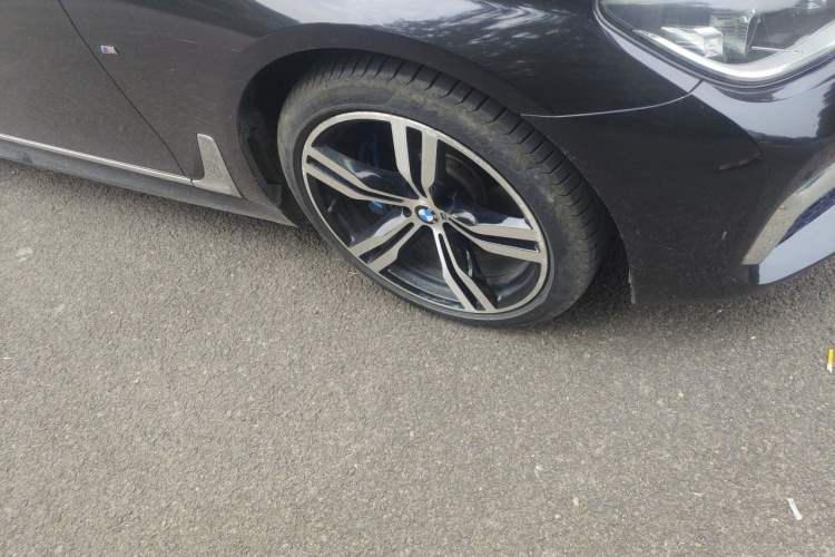 Used BMW 7 Series 2018 740Li M Sport Package Leading Model Right Front Wheel Hub