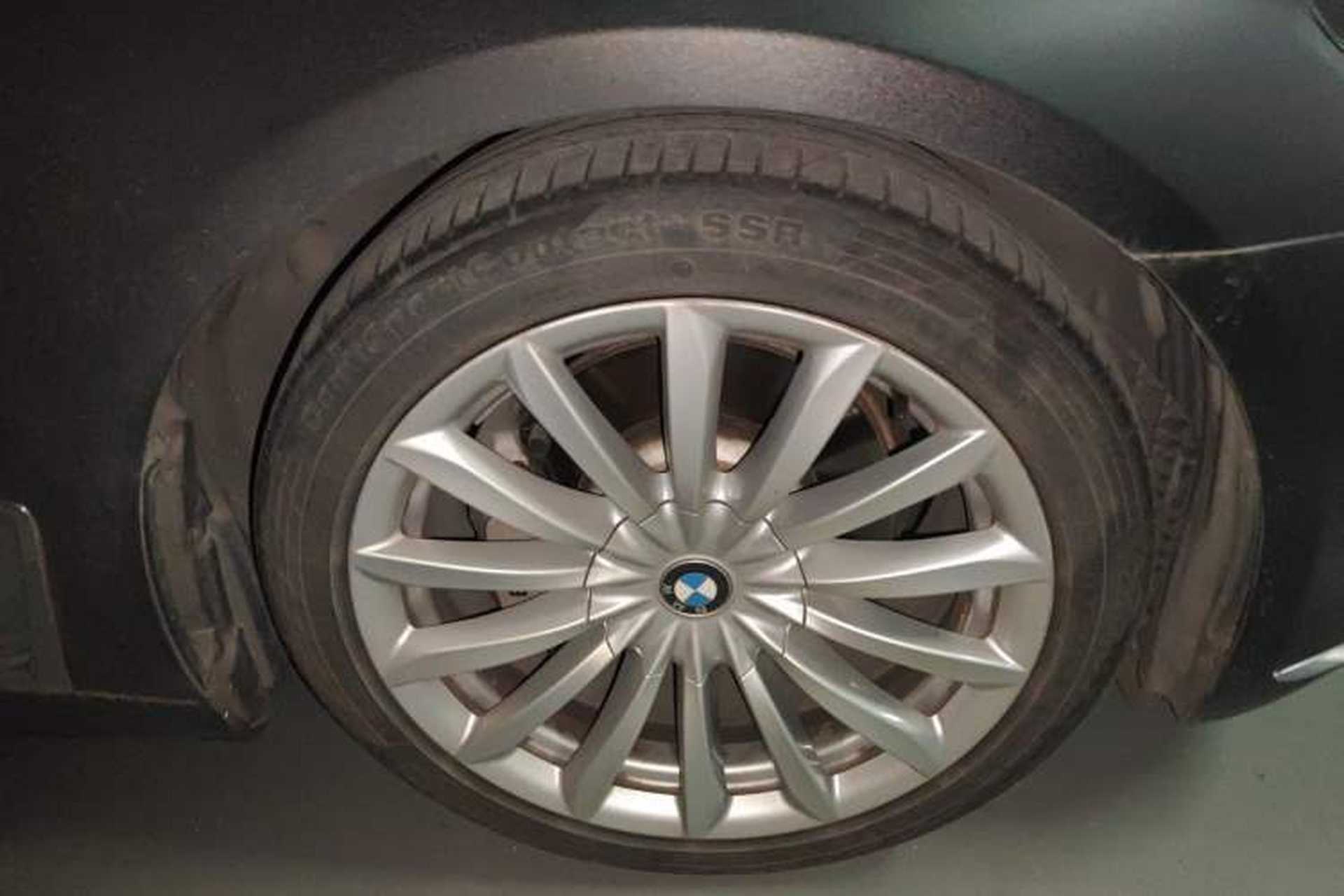 Used BMW 7 Series 2018 730Li Leading Model Excellence Package Right Front Wheel Hub
