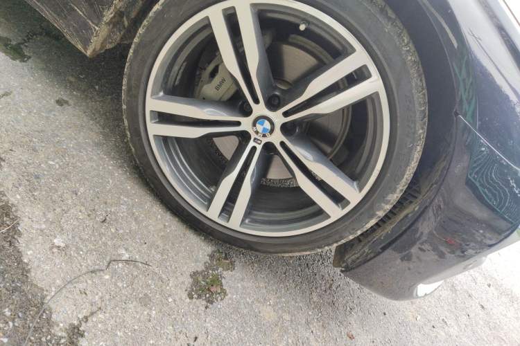 Used BMW 7 Series 2018 740Li M Sport Package Leading Model Right Front Wheel Hub