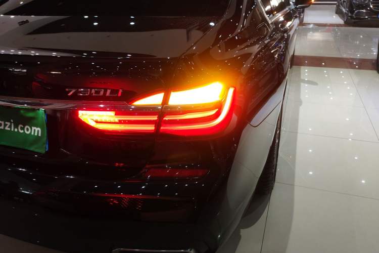 Used BMW 7 Series 2018 730Li Leading Model M Sport Package Right Rear Taillight