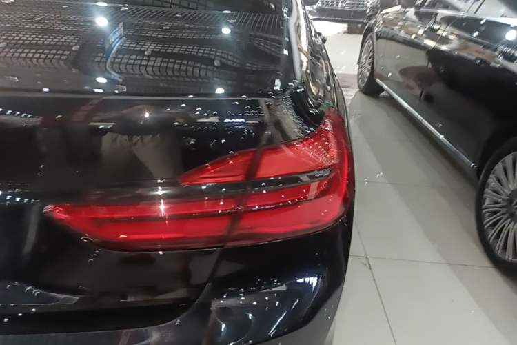 Used BMW 7 Series 2018 730Li Leading Model Excellence Package Right Rear Taillight