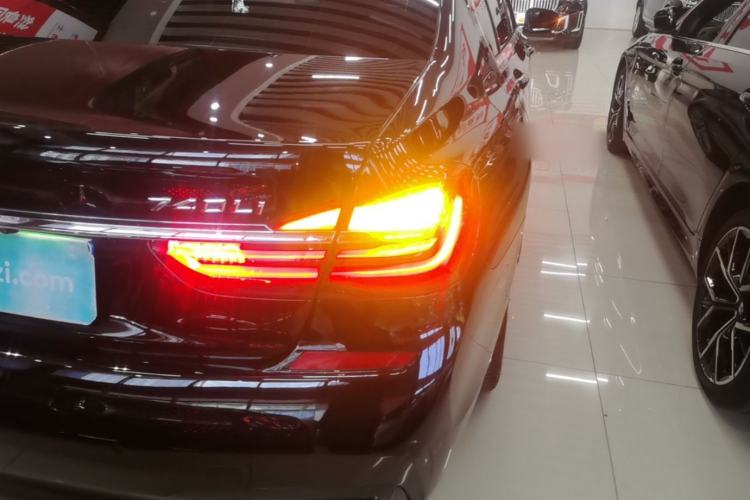 Used BMW 7 Series 2018 730Li Luxury Edition M Sport Package Right Rear Taillight