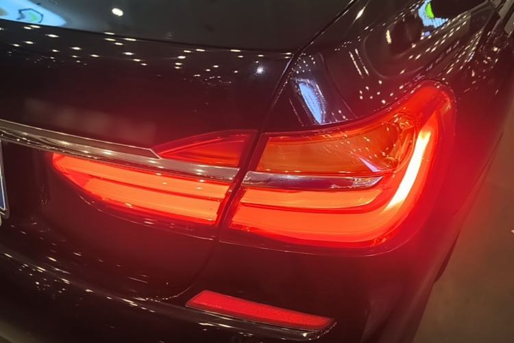 Used BMW 7 Series 2018 730Li Leading Model M Sport Package Right Rear Taillight