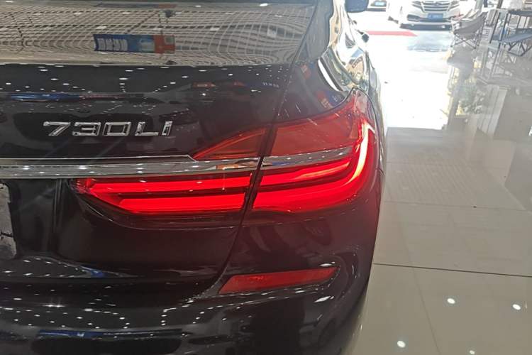 Used BMW 7 Series 2018 730Li Leading Model M Sport Package Right Rear Taillight