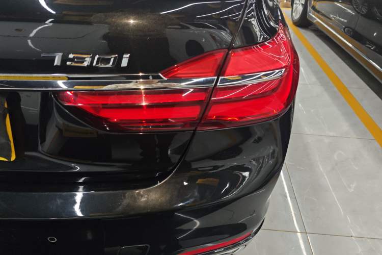 Used BMW 7 Series 2018 730Li Leading Model Excellence Package Right Rear Taillight
