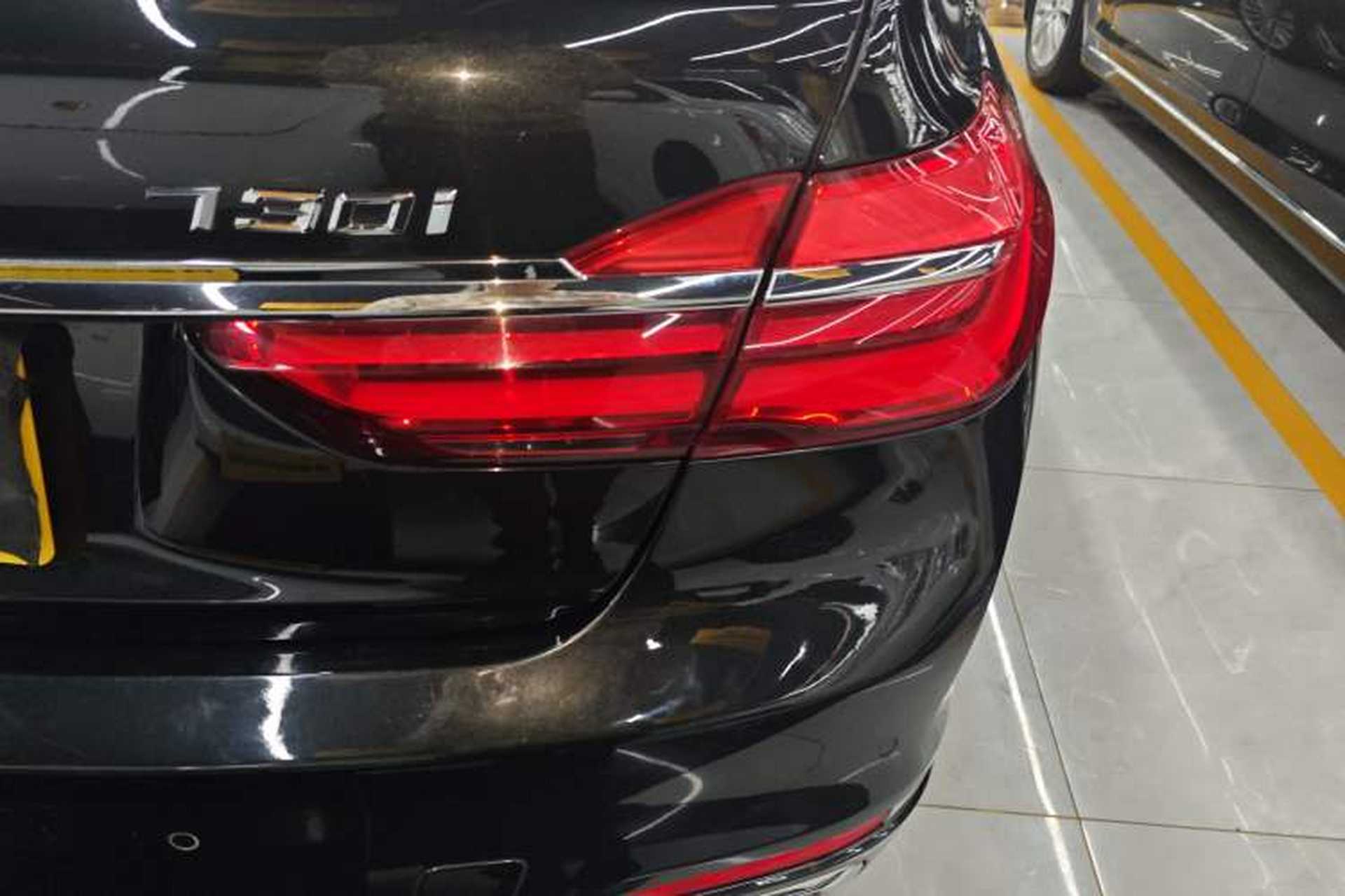 Used BMW 7 Series 2018 730Li Leading Model Excellence Package Right Rear Taillight