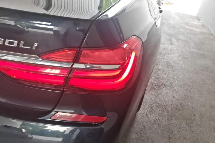 Used BMW 7 Series 2018 730Li Luxury Edition M Sport Package Right Rear Taillight