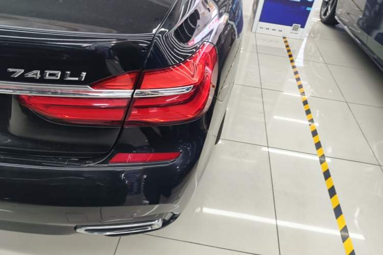 Used BMW 7 Series 2018 730Li Luxury Edition M Sport Package Right Rear Taillight