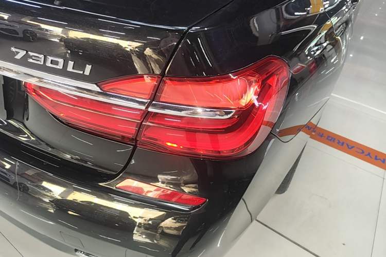 Used BMW 7 Series 2018 730Li Leading Model M Sport Package Right Rear Taillight