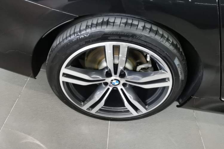 Used BMW 7 Series 2018 740Li M Sport Package Leading Model Right Rear Wheel Hub