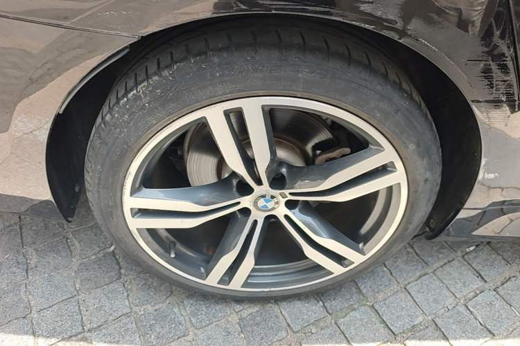 Used BMW 7 Series 2018 740Li xDrive Luxury Edition M Sport Package Right Rear Wheel Hub