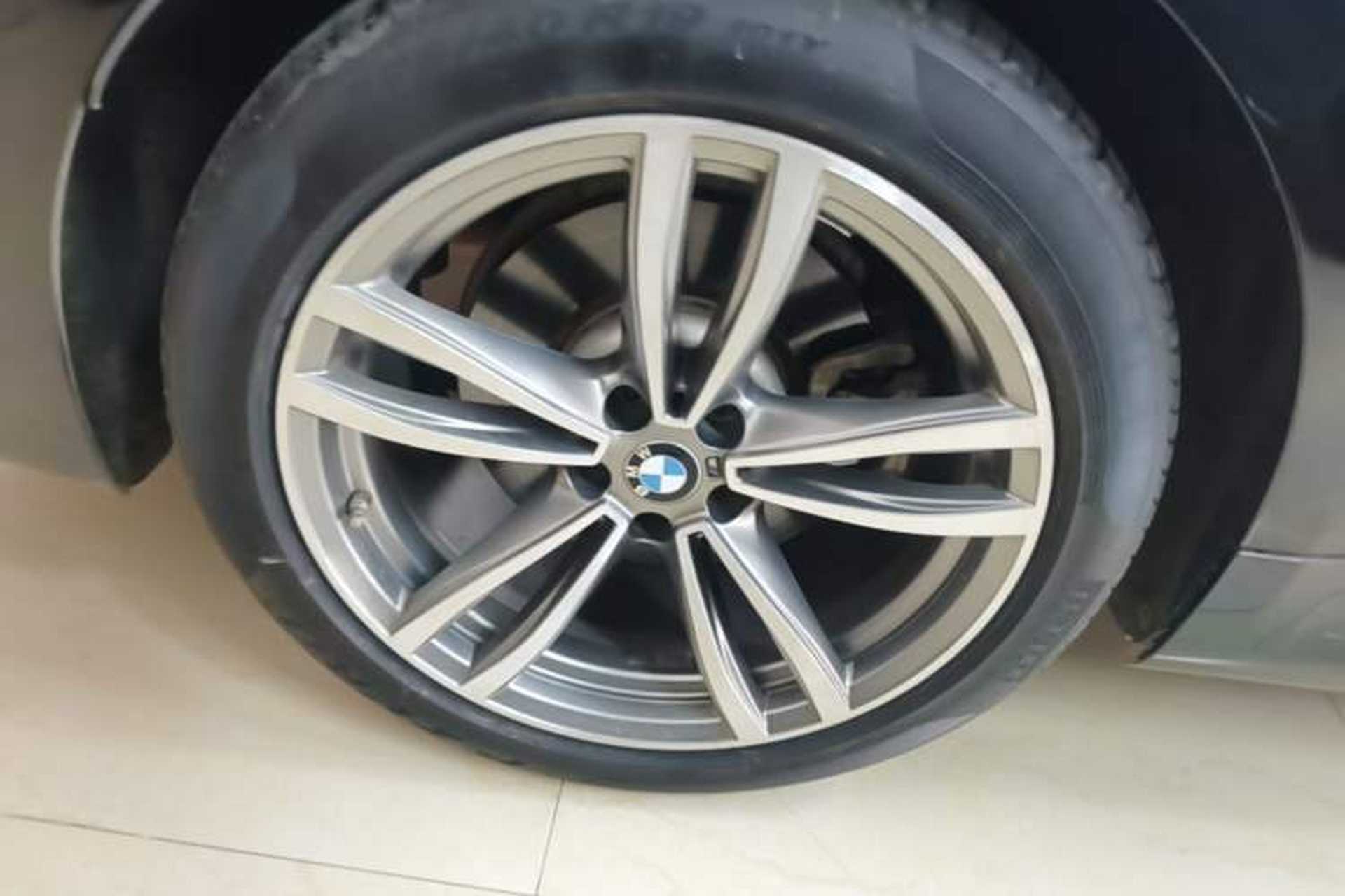 Used BMW 7 Series 2018 730Li Leading Model M Sport Package Right Rear Wheel Hub